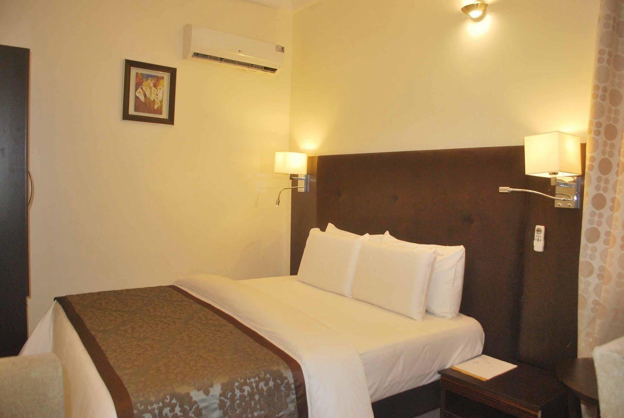 Lakeem Suites Ikoyi Lagos Exterior photo